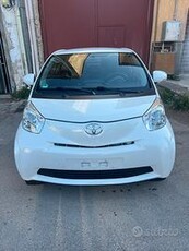 Toyota iq 2010