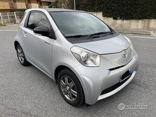 Toyota iq 4 posti automatica benzina