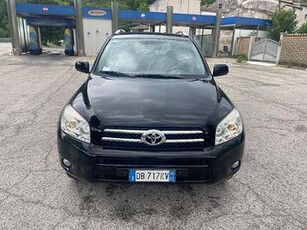 TOYOTA - RAV4 - 2.2 D-4D 136CV Luxury