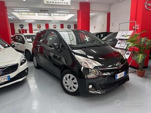 TOYOTA Verso-S 1.3 MT