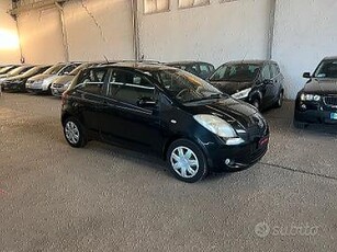 TOYOTA YARIS-0,998 cm3-Benzina-2006-NEOP.