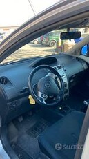 Toyota yaris 1.0 trasferimento incluso