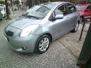 TOYOTA Yaris 1.3 5 porte Sol GPL