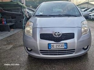 Toyota yaris 1.3 benzina