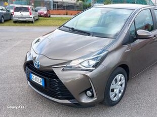 Toyota Yaris 1.5 Hybrid 5 porte Business