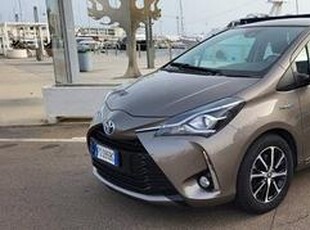 Toyota Yaris 1.5h Trend Grey Edition my18