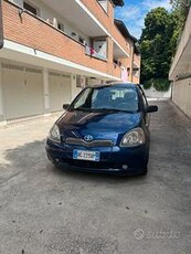 TOYOTA Yaris - 2000