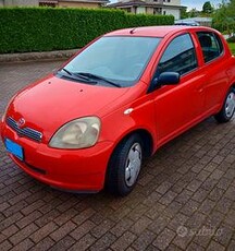 TOYOTA Yaris - 2001