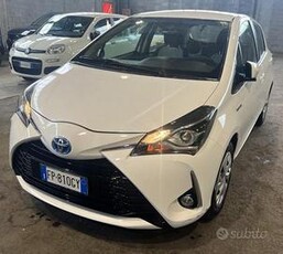 TOYOTA Yaris 5p 1.5h Active 73cv Neopatentati