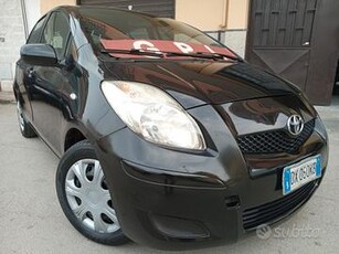 TOYOTA YARIS NEW RESTAILING 1.0 GPL 5 PORTE ANNO 2