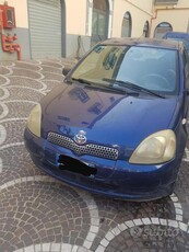 Usato 1999 Toyota Yaris 1.0 Benzin 68 CV (1.000 €)