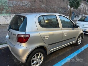 Usato 2000 Toyota Yaris 1.0 Benzin 68 CV (1.200 €)