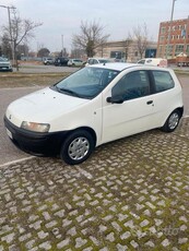 Usato 2001 Fiat Punto 1.2 Benzin 80 CV (2.100 €)