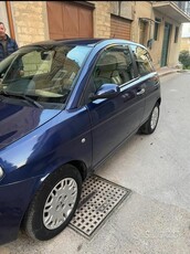 Usato 2004 Lancia Ypsilon 1.2 Benzin 60 CV (2.700 €)