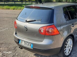 Usato 2006 VW Golf V Benzin (5.000 €)