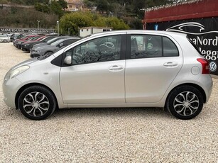 Usato 2008 Toyota Yaris 1.3 Benzin 87 CV (5.499 €)