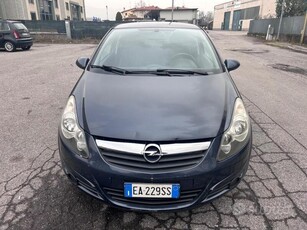 Usato 2010 Opel Corsa Benzin (3.200 €)