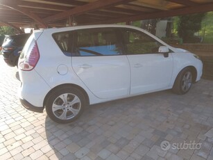 Usato 2010 Renault Scénic III 1.5 Diesel 110 CV (3.500 €)