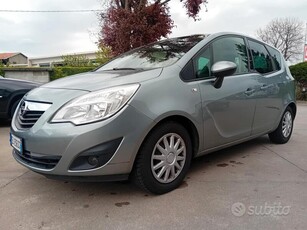 Usato 2011 Opel Meriva 1.4 Benzin 101 CV (3.950 €)