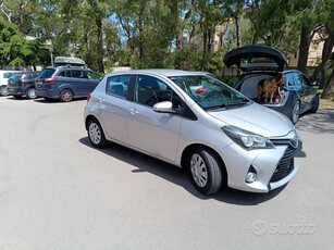 Usato 2015 Toyota Yaris 1.0 Benzin 69 CV (8.500 €)