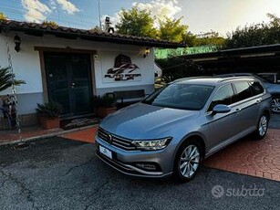 VOLKSWAGEN Passat Variant 2.0 TDI SCR 122 CV EVO