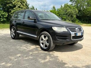 Volkswagen Touareg 3.0/240CV V6 TDI Leggi