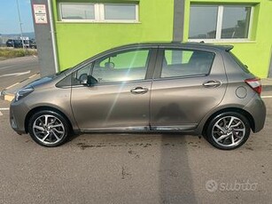 Yaris hybrid fatturabile