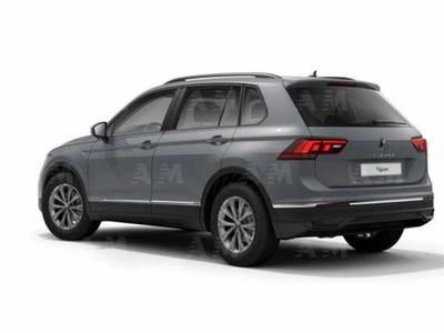 Volkswagen Tiguan 2.0 TSI R DSG 4MOTION del 2023 usata a San Giovanni Teatino