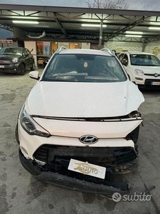 Hyundai i20 1.4 cross incidentato - 2017