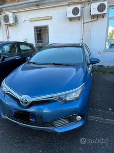 Vendo toyota auris 2017