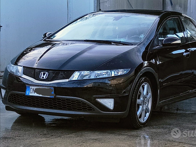 Honda Civic 1.8 V-TEC