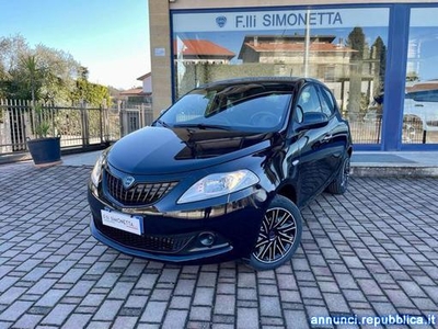 Lancia Y 1.0 FireFly 70CV S&S Hybrid Oro - KM0 Cadrezzate