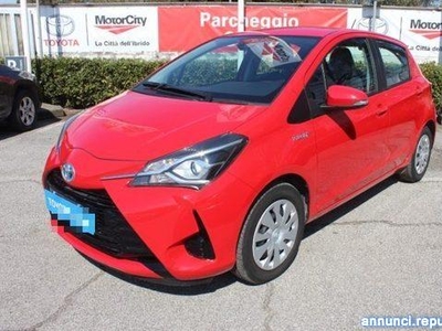 Toyota Yaris 1.5 Hybrid 5 porte Cool Roma