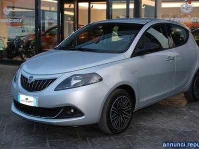 Lancia Ypsilon III 1.0 firefly hybrid Gold s&s 70cv Con CARPLAY