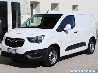 Opel Combo Cargo 1.5 Diesel 100CV L1 650kg Edition PREZZO IMP Due Carrare