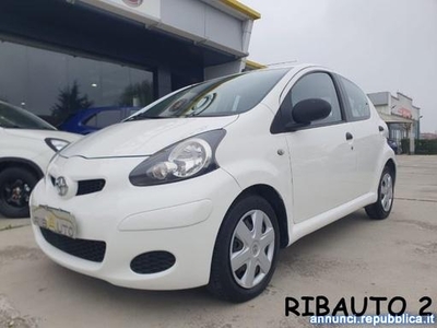 Toyota Aygo 1.0 12V VVT-i 5 porte Now Connect Savigliano