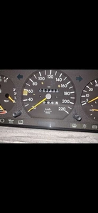 Usato 1990 Mercedes E200 2.0 Benzin 122 CV (5.500 €)