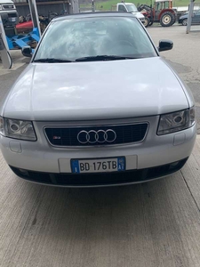 Usato 1999 Audi A3 1.8 Benzin 209 CV (14.000 €)