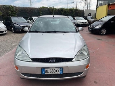 Usato 1999 Ford Focus 1.6 Benzin 100 CV (999 €)