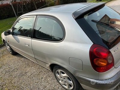 Usato 1999 Toyota Corolla 1.3 Benzin 86 CV (3.500 €)