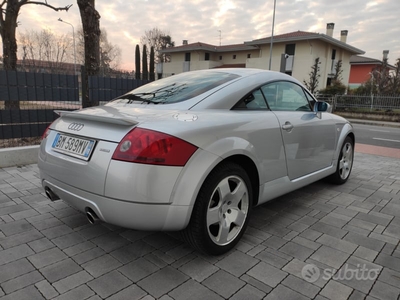 Usato 2000 Audi TT 1.8 Benzin 225 CV (14.500 €)