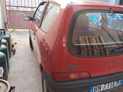Usato 2000 Fiat 600 Benzin (900 €)