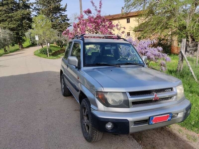 Usato 2000 Mitsubishi Pajero 1.8 Diesel 120 CV (4.200 €)