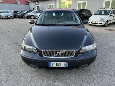 Usato 2000 Volvo V70 2.3 Benzin 250 CV (8.700 €)