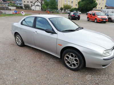 Usato 2001 Alfa Romeo 156 1.7 Benzin 144 CV (1.000 €)