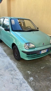 Usato 2002 Fiat 600 1.1 Benzin 54 CV (800 €)
