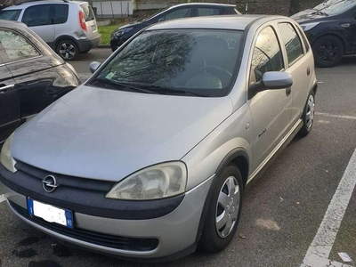 Usato 2002 Opel Corsa 1.4 Benzin 90 CV (2.400 €)