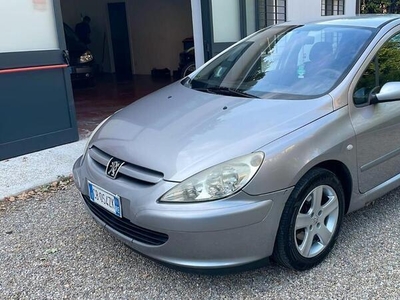 Usato 2002 Peugeot 307 2.0 Diesel 107 CV (1.500 €)