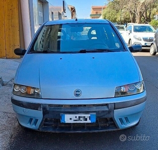 Usato 2003 Fiat Punto 1.2 Benzin 80 CV (2.000 €)