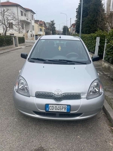 Usato 2003 Toyota Yaris 1.0 Benzin 68 CV (2.300 €)